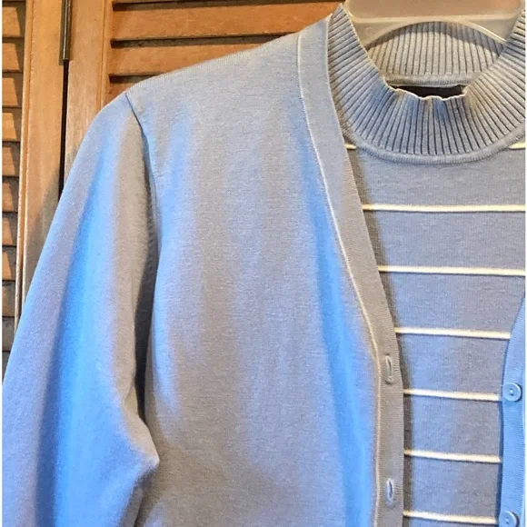 Vintage Van Heusen Powder Blue & White Cardigan Set - Picture 7 of 16